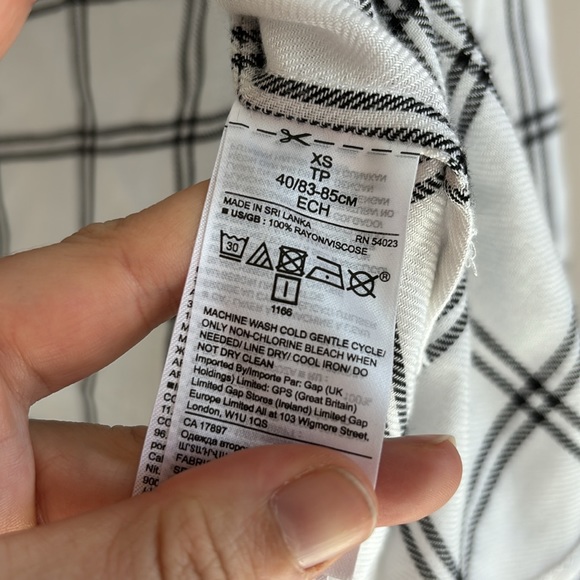 Banana republic button down plaid shirt size XS - Picture 2 of 6